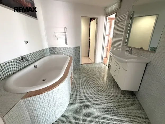 Pronájem atypického bytu, Kladno, Nezamyslova, 137 m2