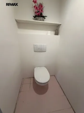 Pronájem atypického bytu, Kladno, Nezamyslova, 137 m2