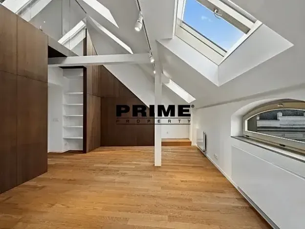 Pronájem bytu 3+1, Praha - Bubeneč, U akademie, 130 m2