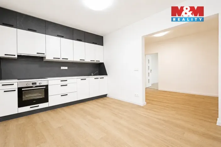 Prodej rodinného domu, Karlovy Vary - Tašovice, Česká, 200 m2