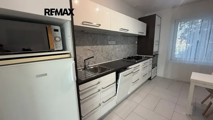 Pronájem bytu 1+1, Břeclav, náměstí Petra Bezruče, 40 m2