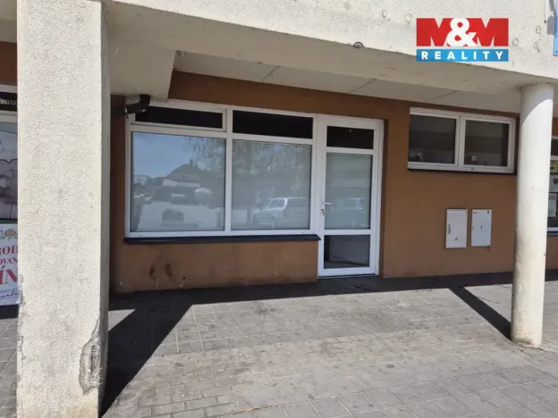Pronájem obchodního prostoru, Oslavany, náměstí 13. prosince, 28 m2