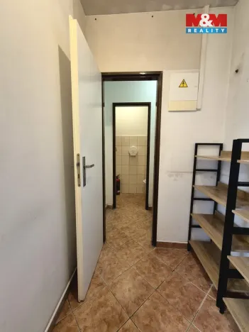 Pronájem obchodního prostoru, Oslavany, náměstí 13. prosince, 28 m2