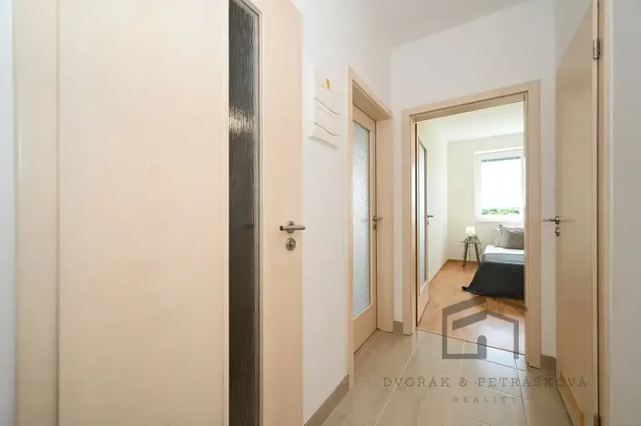 Pronájem bytu 2+kk, Praha - Kbely, Toužimská, 47 m2