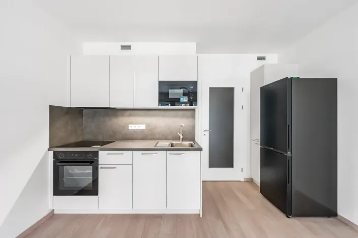 Pronájem bytu 1+kk, Praha - Hloubětín, Poděbradská, 33 m2
