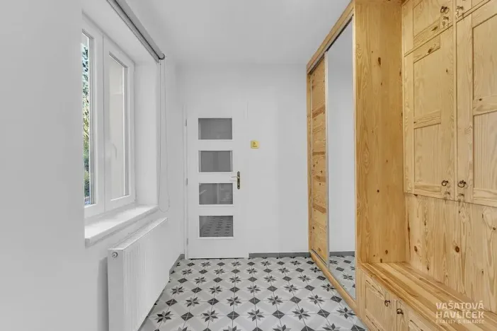 Pronájem obchodního prostoru, Chrudim, V Hliníkách, 172 m2