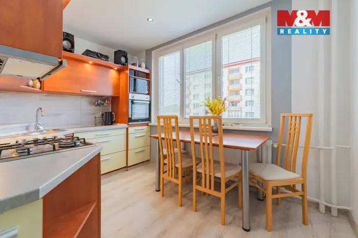 Prodej bytu 3+1, Cheb, Lomená, 60 m2