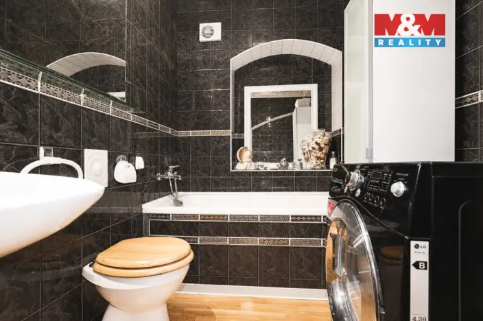 Prodej činžovního domu, Karlovy Vary - Doubí, Studentská, 260 m2