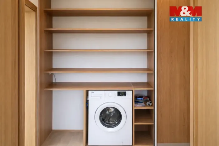 Pronájem bytu 1+kk, Praha, Záveská, 32 m2