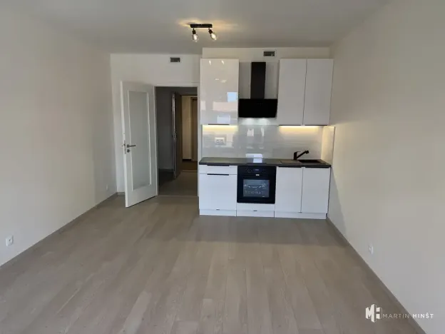 Pronájem bytu 1+kk, Praha - Hloubětín, Poděbradská, 35 m2