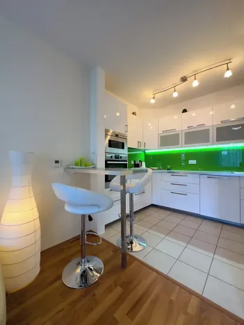 Pronájem bytu 3+kk, Praha - Libeň, Wichterlova, 84 m2