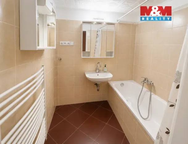 Pronájem bytu 4+kk, Praha, Biskupcova, 96 m2