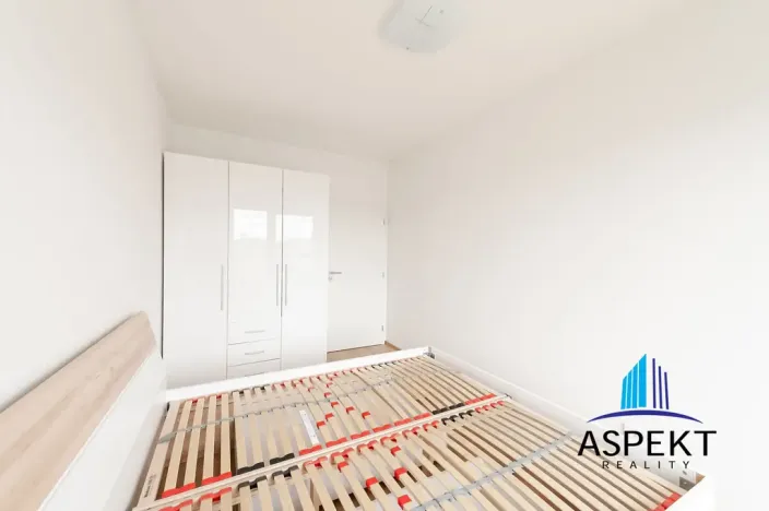 Pronájem bytu 2+kk, Praha, Formanská, 42 m2