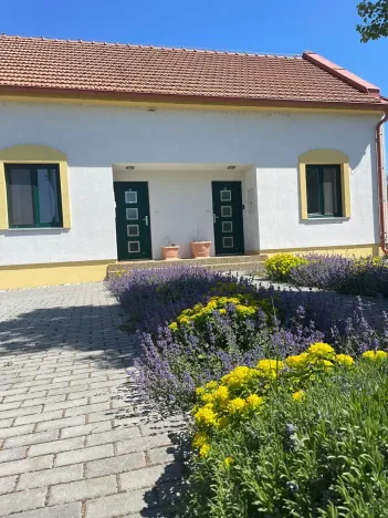 Prodej bytu 3+kk, Hlohovec, K zámečku, 66 m2