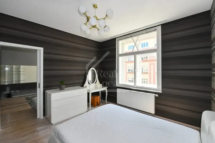 Pronájem bytu 3+1, Praha - Bubeneč, Charlese de Gaulla, 95 m2