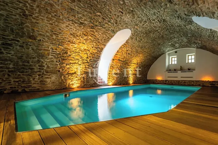 Prodej ubytování, Třebotov, U Tvrze, 2500 m2