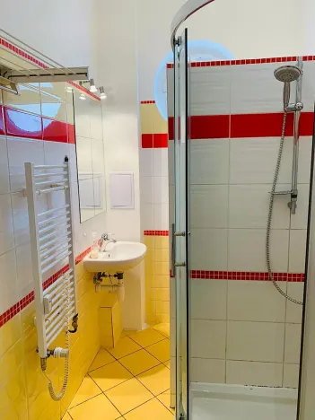 Pronájem bytu 1+kk, Praha - Holešovice, U Pergamenky, 28 m2