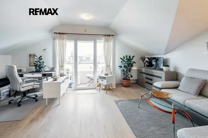 Prodej bytu 1+kk, Nupaky, Za Hotelem, 52 m2