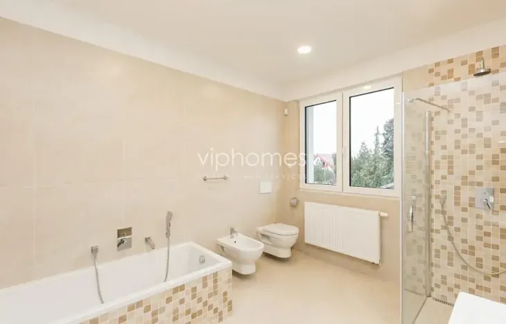 Pronájem vily, Praha, Ke smrčině, 260 m2