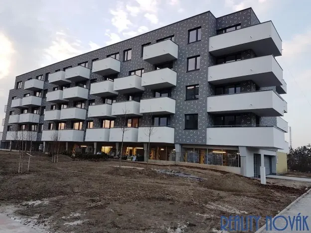 Pronájem bytu 2+kk, Praha - Štěrboholy, Kryšpínova, 60 m2