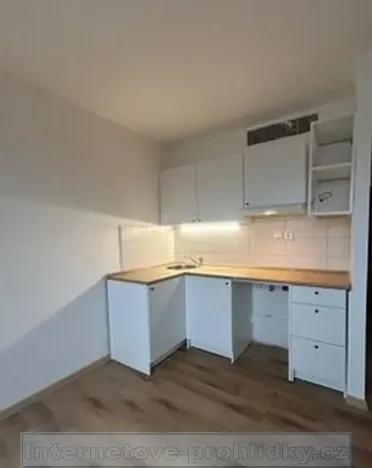 Pronájem bytu 1+kk, Chlumec, 21 m2