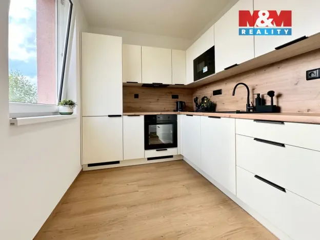 Prodej bytu 3+1, Týn nad Vltavou, náměstí Mládeže, 72 m2