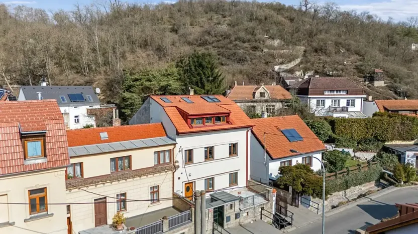 Prodej komerční nemovitosti, Praha, V Podbabě, 90 m2