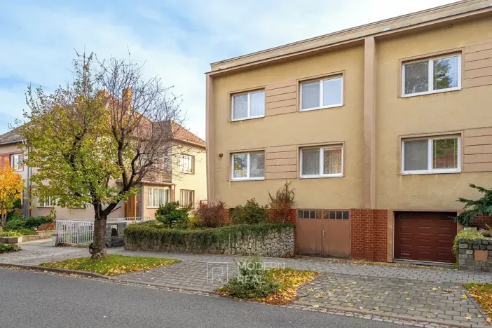 Prodej rodinného domu, Hustopeče, Komenského, 261 m2