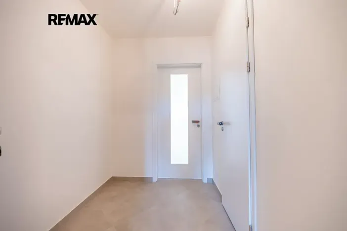 Prodej bytu 1+kk, Praha - Háje, Sochorcova, 33 m2