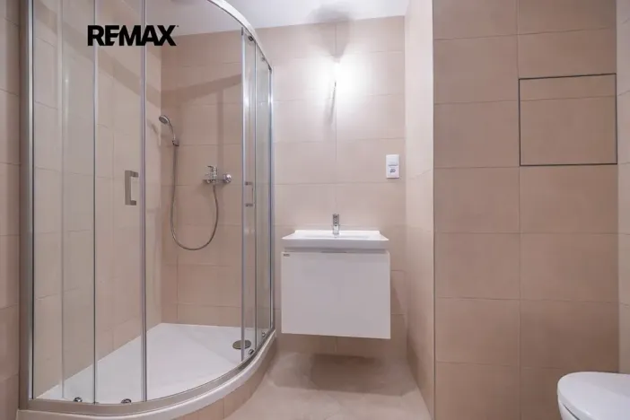 Prodej bytu 1+kk, Praha - Háje, Sochorcova, 33 m2