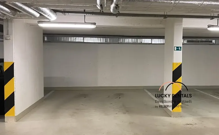 Pronájem garážového stání, Praha - Hostivař, Athénská, 22 m2