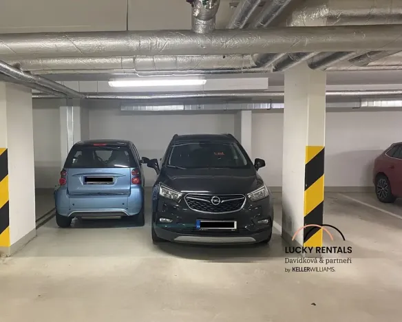 Pronájem garážového stání, Praha - Hostivař, Athénská, 22 m2
