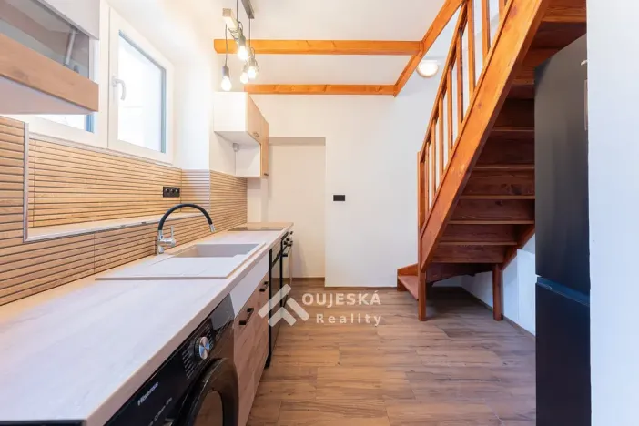 Pronájem bytu 2+kk, Ivančice, Žerotínovo náměstí, 55 m2