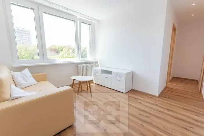 Pronájem bytu 3+kk, Praha - Kobylisy, Paláskova, 59 m2