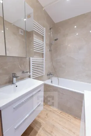 Pronájem bytu 3+kk, Praha - Kobylisy, Paláskova, 59 m2