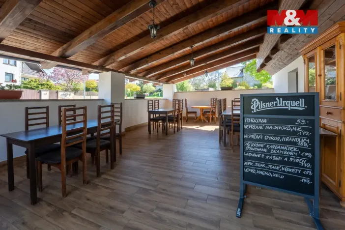 Prodej restaurace, Suchdol, 390 m2