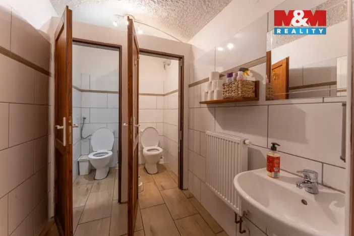 Prodej restaurace, Suchdol, 390 m2