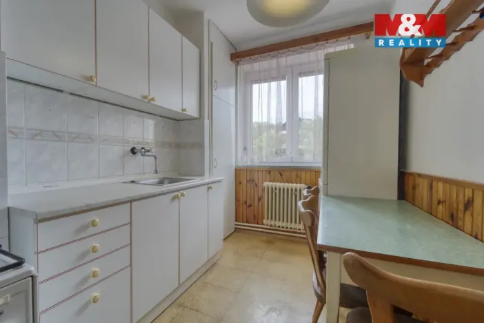 Prodej bytu 3+1, Strážov, 75 m2