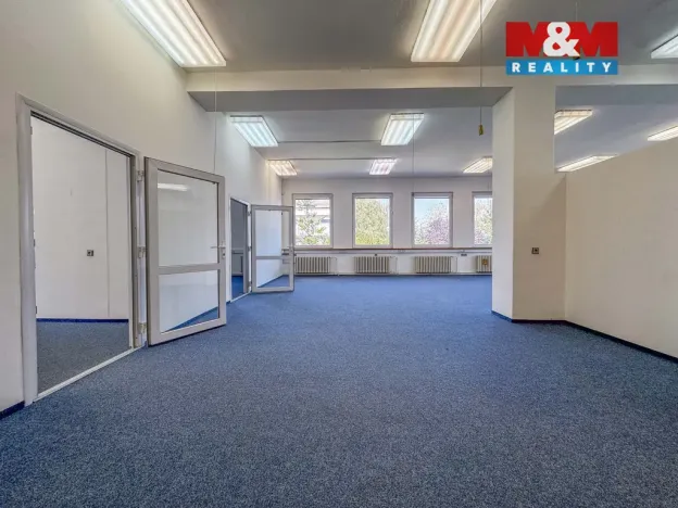 Pronájem kanceláře, Praha - Letňany, Beranových, 311 m2