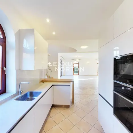 Pronájem vily, Praha - Nebušice, Nebušická, 270 m2