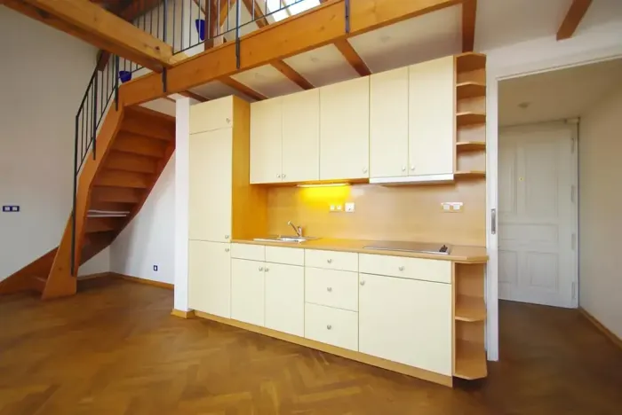 Pronájem atypického bytu, Praha - Karlín, Za Poříčskou bránou, 61 m2