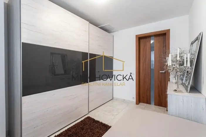 Prodej rodinného domu, Praha - Kolovraty, V Tehovičkách, 521 m2