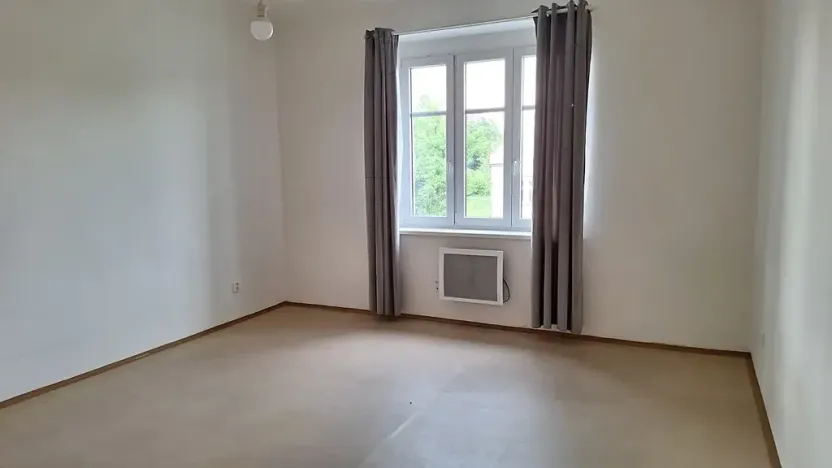 Pronájem bytu 1+kk, Praha - Strašnice, Černokostelecká, 39 m2