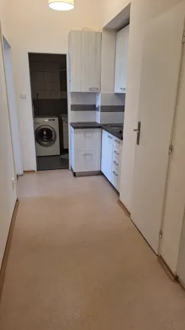 Pronájem bytu 1+kk, Praha - Strašnice, Černokostelecká, 39 m2