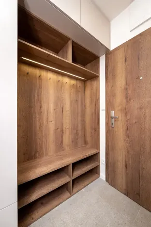 Pronájem bytu 1+kk, Praha - Kobylisy, Klecanská, 25 m2
