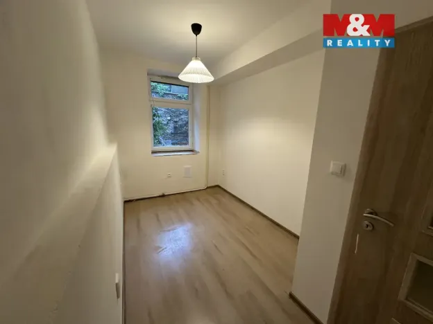 Pronájem bytu 2+kk, Ústí nad Labem - Ústí nad Labem-centrum, Bělehradská, 34 m2