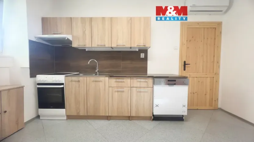 Pronájem bytu 2+kk, Otrokovice - Kvítkovice, tř. Osvobození, 63 m2