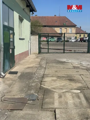 Pronájem obchodního prostoru, Chlumec nad Cidlinou - Chlumec nad Cidlinou I, Klicperovo náměstí, 107 m2
