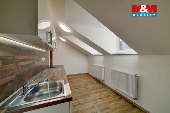 Pronájem bytu 1+1, Františkovy Lázně, 34 m2