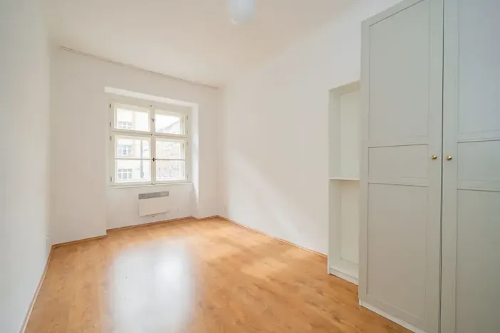 Pronájem bytu 2+kk, Praha - Vršovice, Vršovická, 48 m2